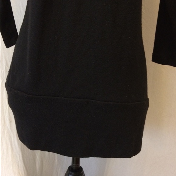 Jennie & Marlins Stretchy Sweater with vowel neck - Picture 3 of 4